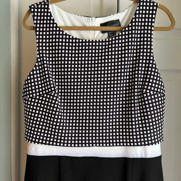 DONATED*  SOLD  *Frank Lyman Elegant Black and White Checkered Dress. Size 12. - Picture 3 of 7
